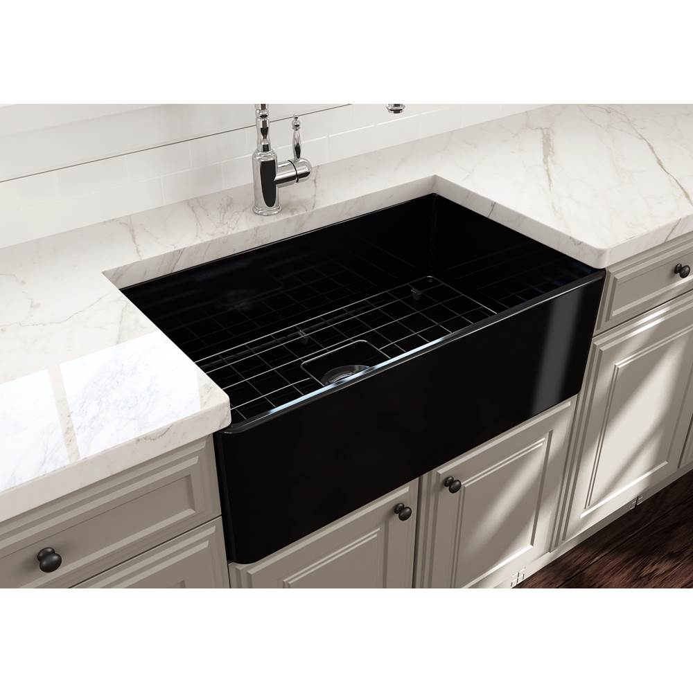 Classico Farmhouse Apron Front Fireclay 30 in. Single Bowl Kitchen Sink with Protective Bottom Grid and Strainer in White