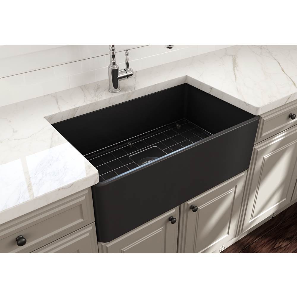 Classico Farmhouse Apron Front Fireclay 30 in. Single Bowl Kitchen Sink with Protective Bottom Grid and Strainer in White