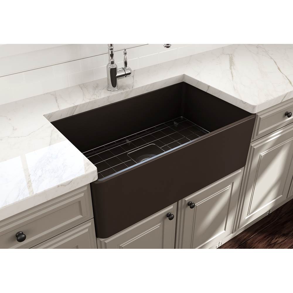 Classico Farmhouse Apron Front Fireclay 30 in. Single Bowl Kitchen Sink with Protective Bottom Grid and Strainer in White