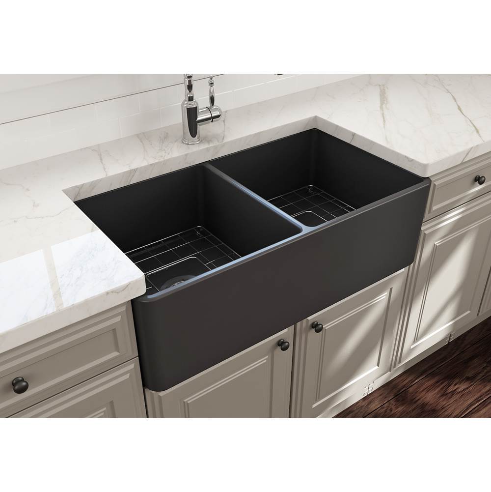 Classico Farmhouse Apron Front Fireclay 33 in. Double Bowl Kitchen Sink with Protective Bottom Grids and Strainers in White