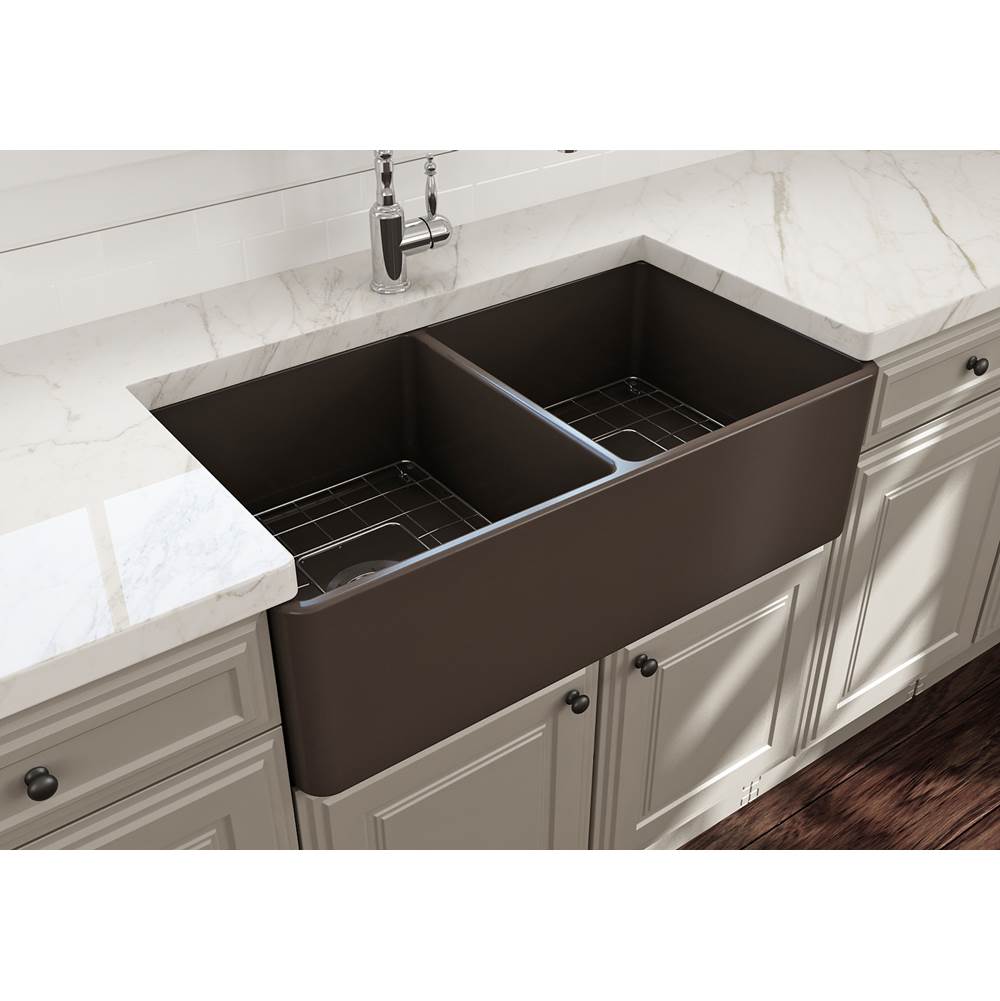 Classico Farmhouse Apron Front Fireclay 33 in. Double Bowl Kitchen Sink with Protective Bottom Grids and Strainers in White