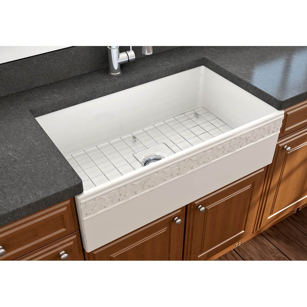 Vigneto Apron Front Fireclay 33 in. Single Bowl Kitchen Sink with Protective Bottom Grid and Strainer in White