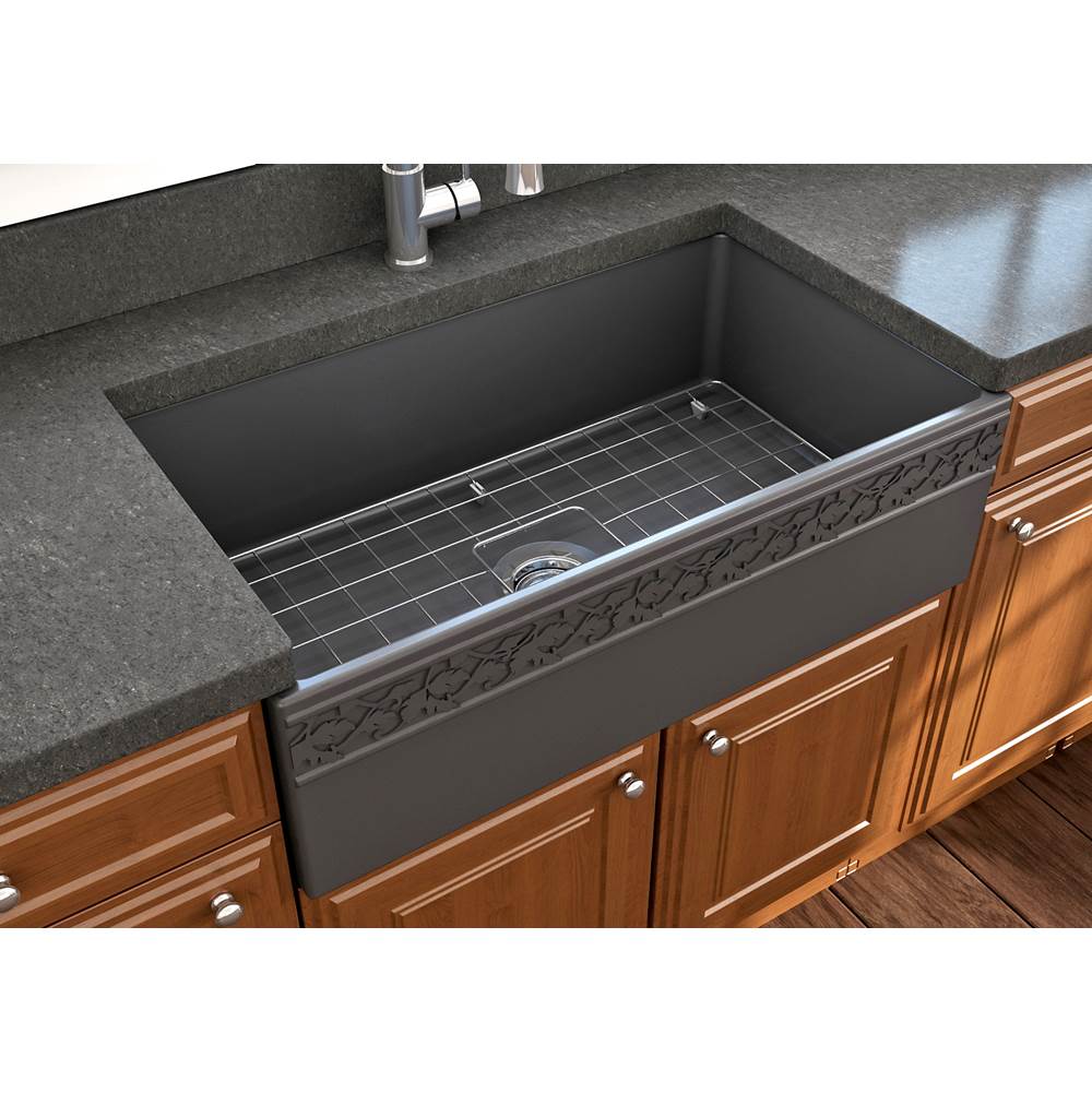 Vigneto Apron Front Fireclay 33 in. Single Bowl Kitchen Sink with Protective Bottom Grid and Strainer in White