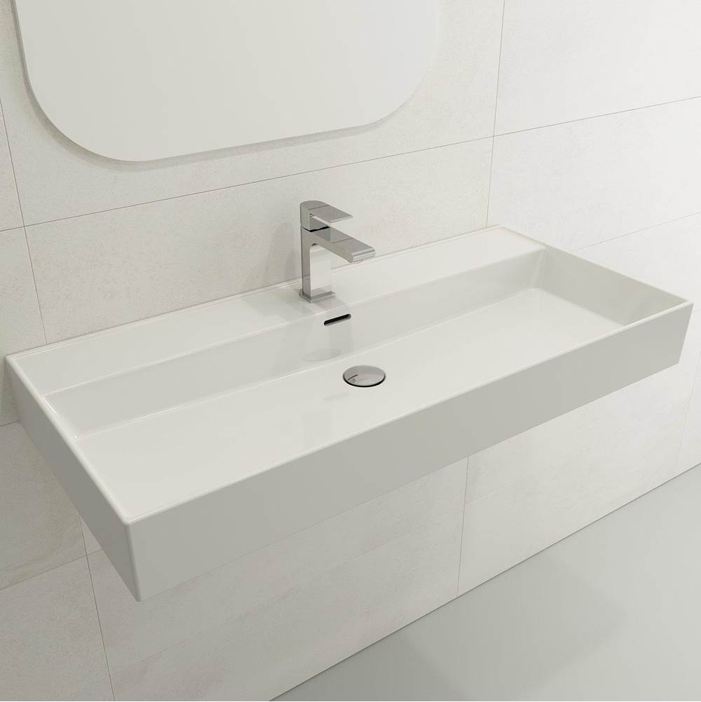 BOCCHI - Milano Wall-Mounted Sink Fireclay  39.75 in. 1-Hole with Overflow in White - White