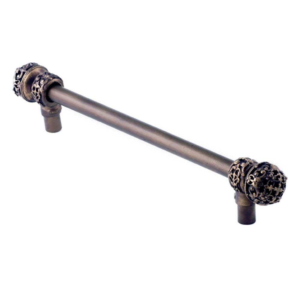 Carpe Diem Hardware - Juliane Grace 18'' O.C Approx w/ 1/2'' Smooth Center Long Pull Small Finial - Chalice