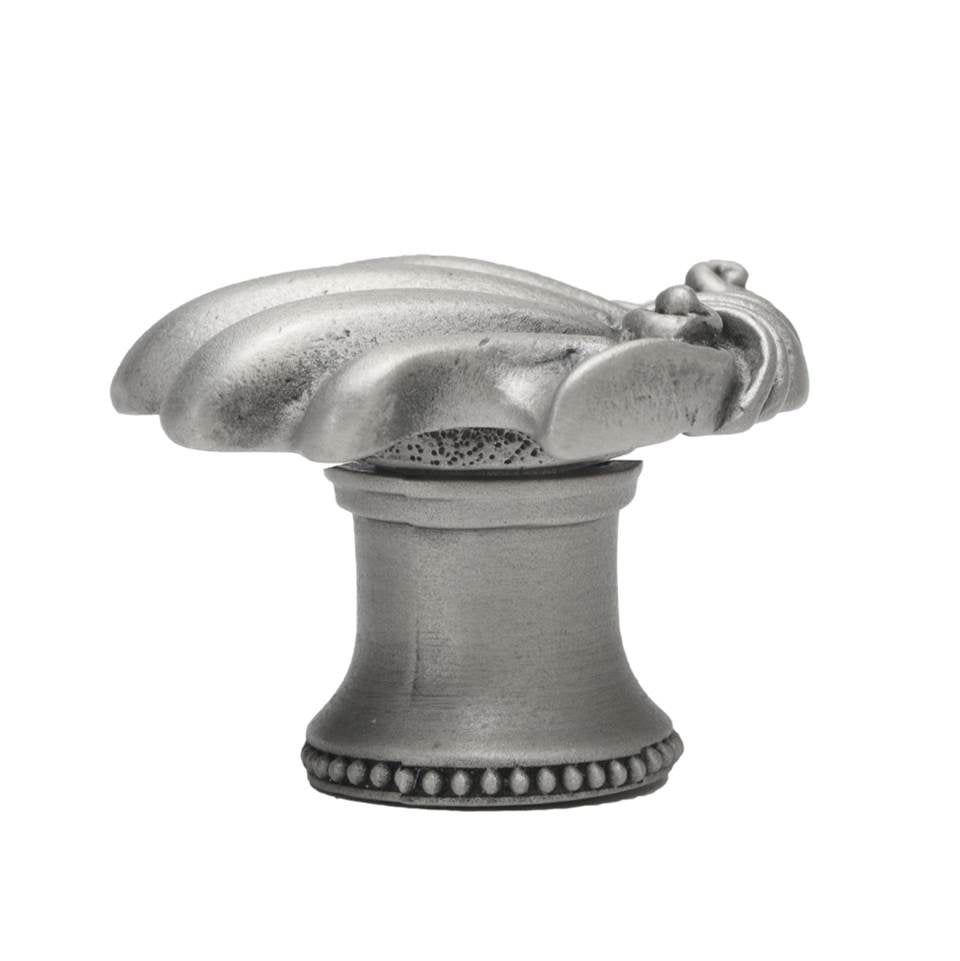 Aphrodite Medium Shell Knob