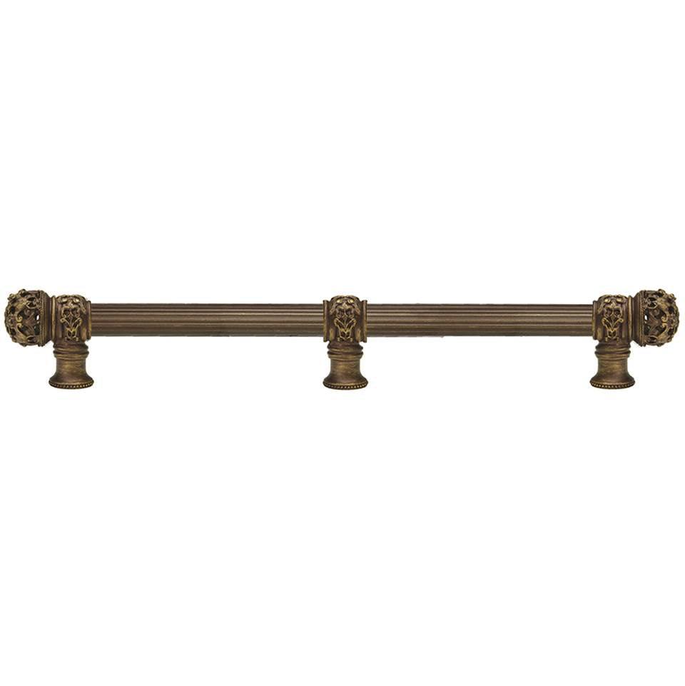 Carpe Diem Hardware - Juliane Grace 22'' O.C. (Approximately) With 5/8'' Reeded Center Long Pull and Center Brace Small Finial In Antique Brass. - Antique Brass