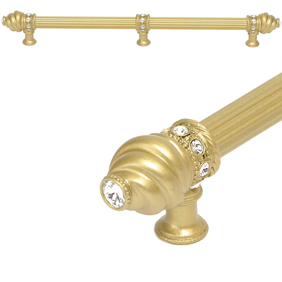 Carpe Diem Hardware - Cache 22'' O.C. (Approximately) With 5/8'' Reeded Center Long Pull and Center Brace With 16 Rivoli Swarovski Clear Crystals In Soft Gold - Soft Gold