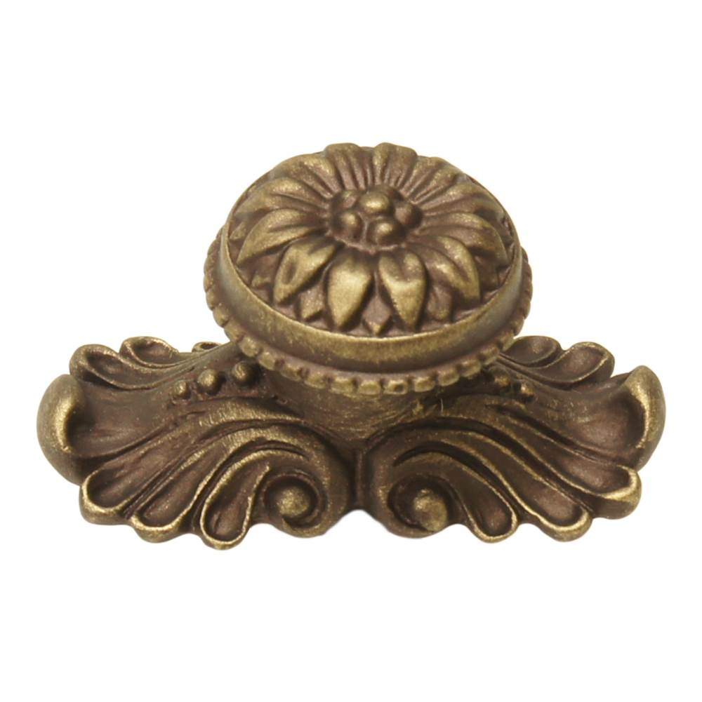 Carpe Diem Hardware - Acanthus Large Knob With Flared Foot Rosette Style With Medium Backplate In Antique Brass. - Antique Brass