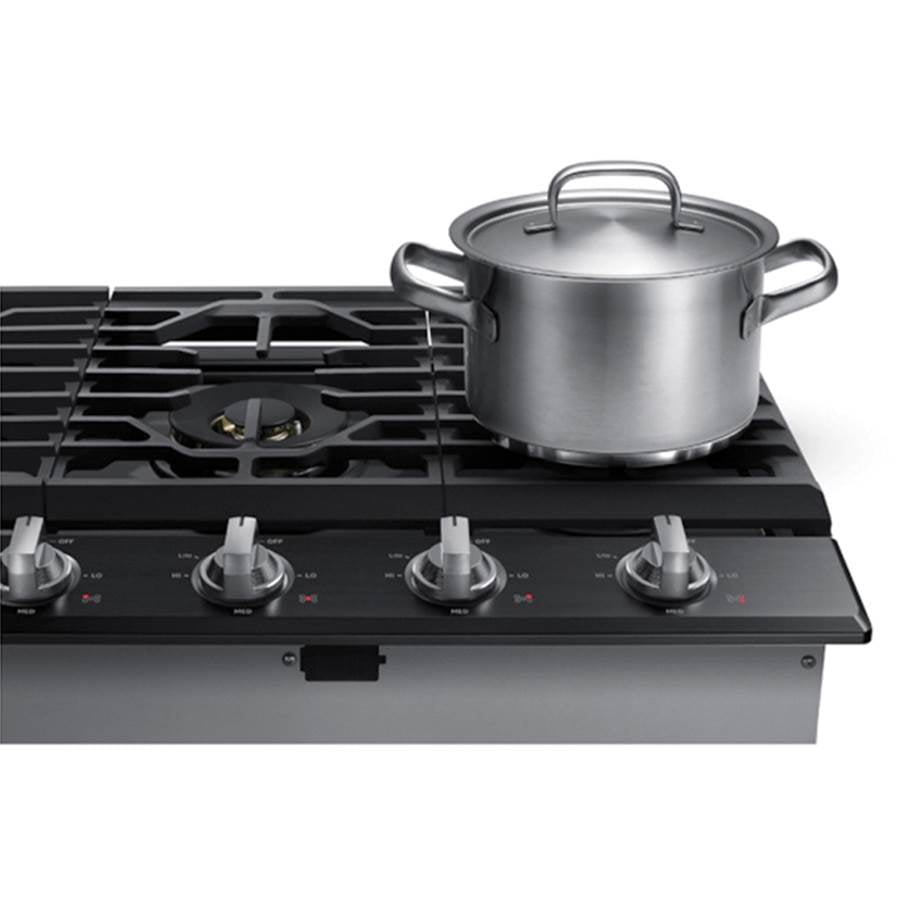 Five Burners, 1-22000 Dual Ring Brass, 1-13000 Power Burner, 2-9.5, 1-5000 Simmer, Illuminated Knobs, Die Cast Griddle, Wok Ring, Wi-Fi, 30''