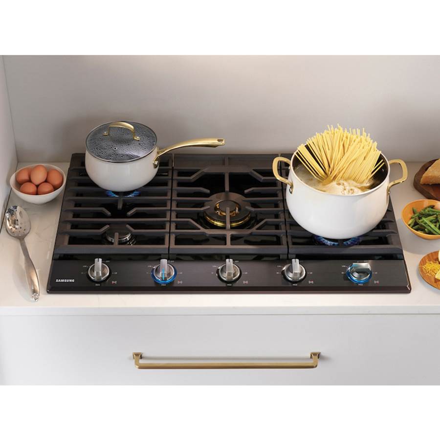 Five Burners, 1-22000 Dual Ring Brass, 1-13000 Power Burner, 2-9.5 K, 1-5000 Simmer, Illuminated Knobs, Die-cast Griddle, Wok Ring, Wi-Fi, 36''