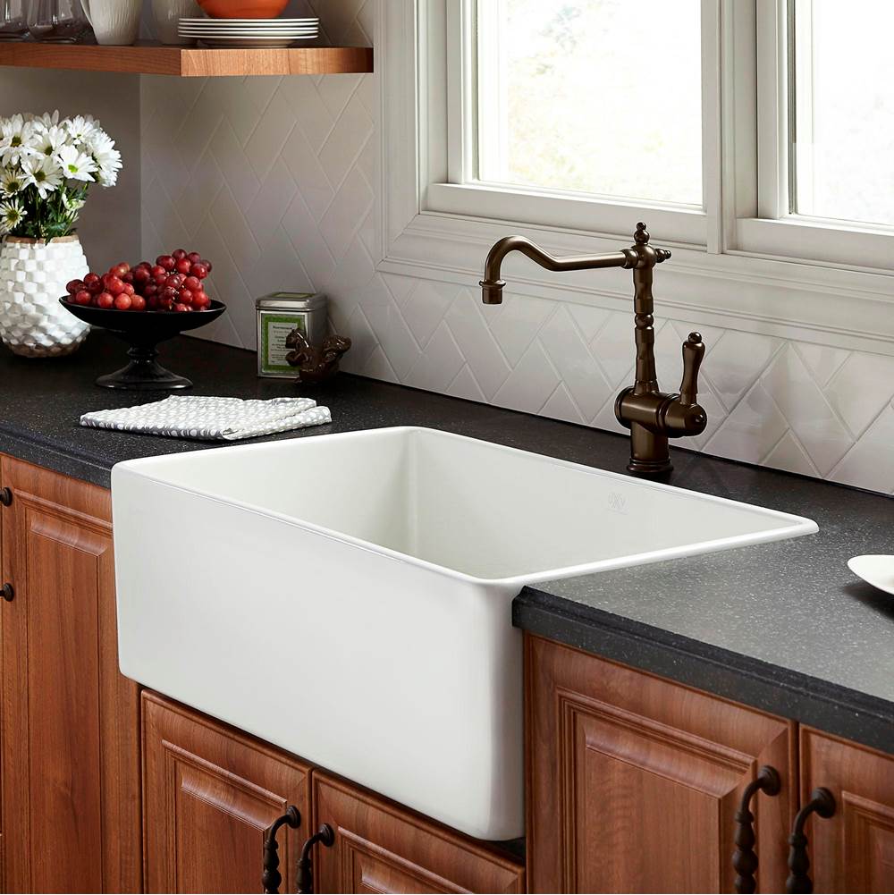 Hillside 30 in. Apron Kitchen Sink with Center Drain