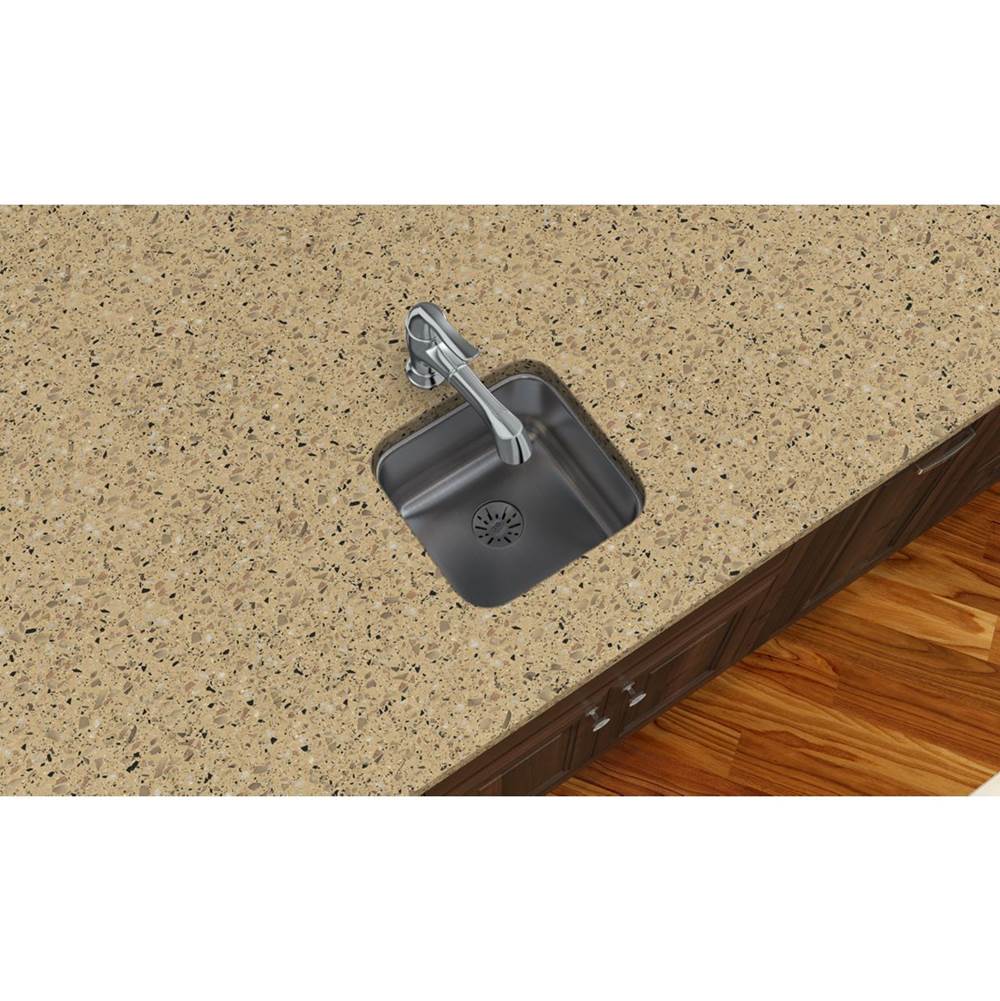 18 Gauge Stainless Steel 14.5'' x 14.5'' x 7'' Single Bowl Undermount Kitchen Sink Kit