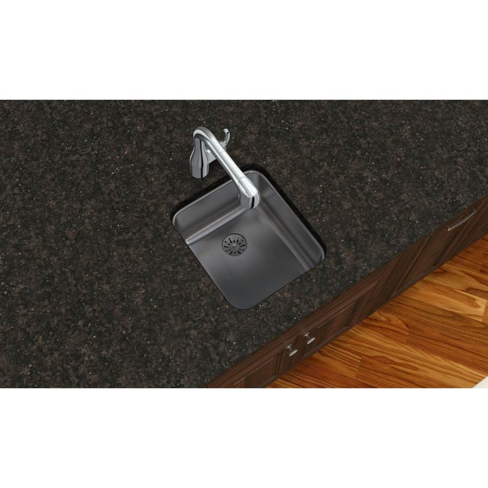 18 Gauge Stainless Steel 16'' x 18.5'' x 7.875'' Single Bowl Undermount Kitchen Sink Kit