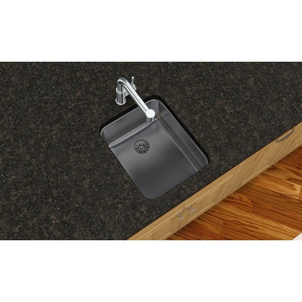 18 Gauge Stainless Steel 16.5'' x 20.5'' x 7.875'' Single Bowl Undermount Kitchen Sink Kit