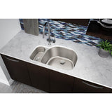 18 Gauge Stainless Steel 31.5'' x 21.125'' x 10'' Double Bowl Undermount Kitchen Sink
