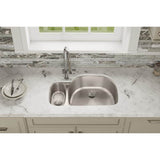 18 Gauge Stainless Steel 31.5'' x 21.125'' x 7.5'' Double Bowl Undermount Kitchen Sink
