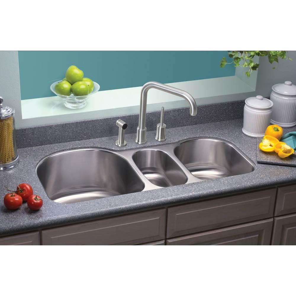 18 Gauge Stainless Steel 39.5'' x 20'' x 10'' Triple Bowl Undermount Kitchen Sink