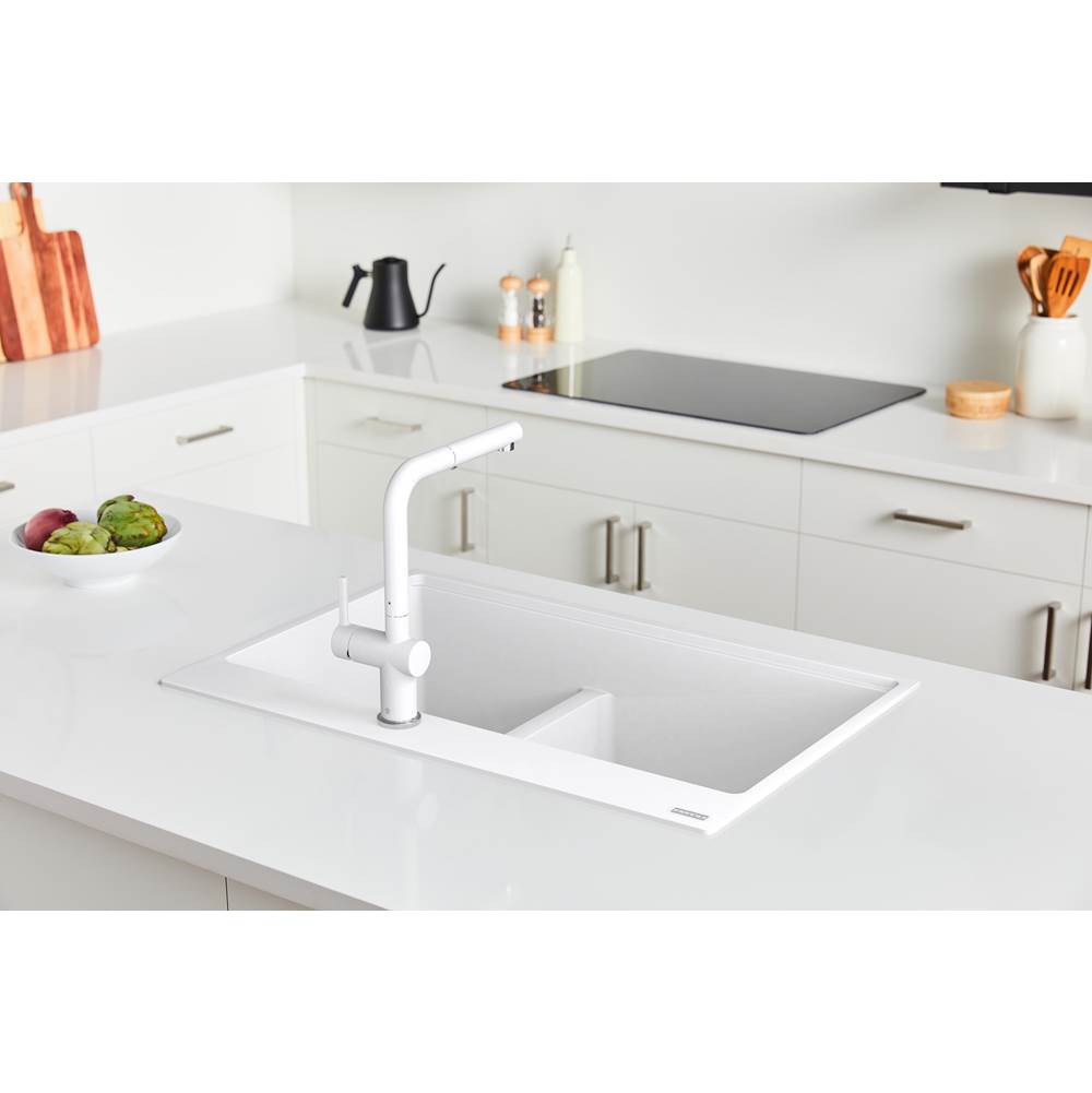 12.25-inch Contemporary Single Handle Pull-Out Faucet in Polar White, ACT-PO-PWT