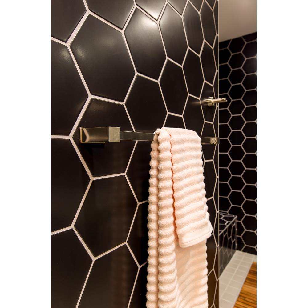 Sirius 24'' Towel Bar Chrome