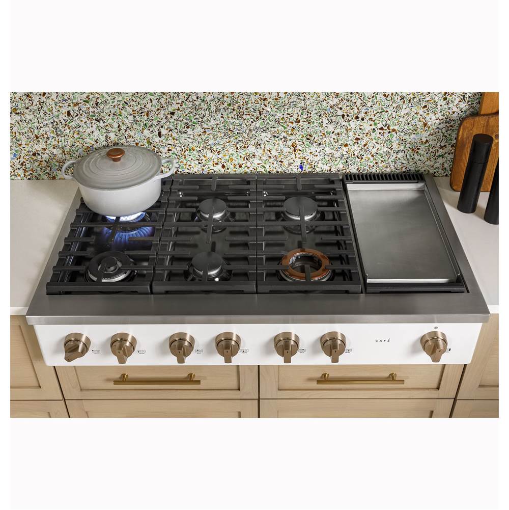 48'' Commercial-Style Gas Rangetop With 6 Burners And Integrated Griddle (Natural Gas)