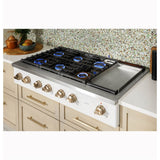 48'' Commercial-Style Gas Rangetop With 6 Burners And Integrated Griddle (Natural Gas)