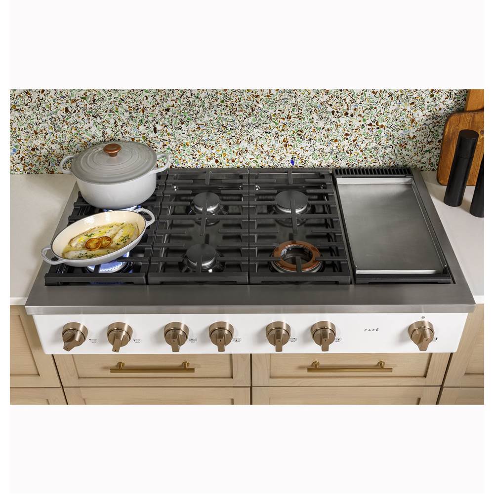 48'' Commercial-Style Gas Rangetop With 6 Burners And Integrated Griddle (Natural Gas)