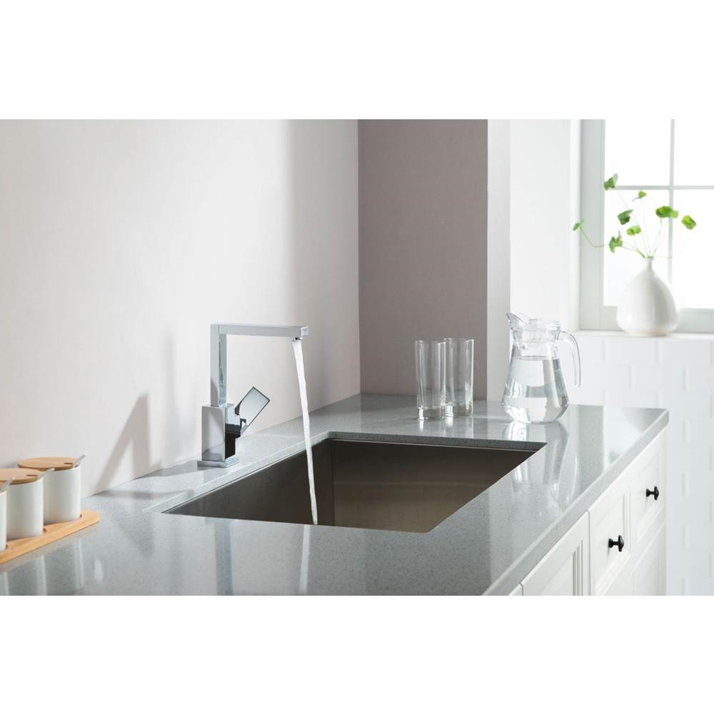 Single Hole Bathroom Faucet - With Swivel Spout