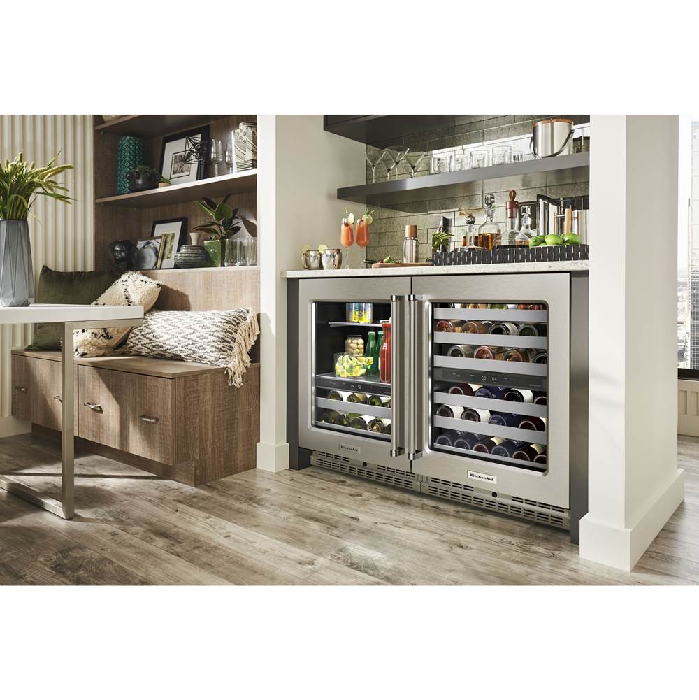 24 Kad Step Left Black Stainless Beverage Center
