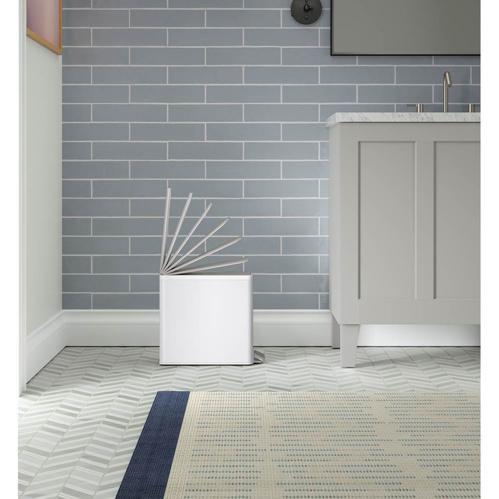 2.5-gallon slim step trash can
