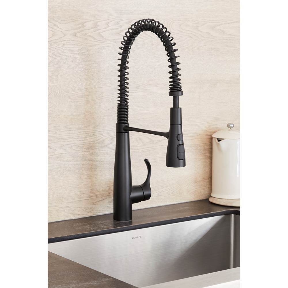 Simplice Semi-professional kitchen sink faucet with three-function sprayhead