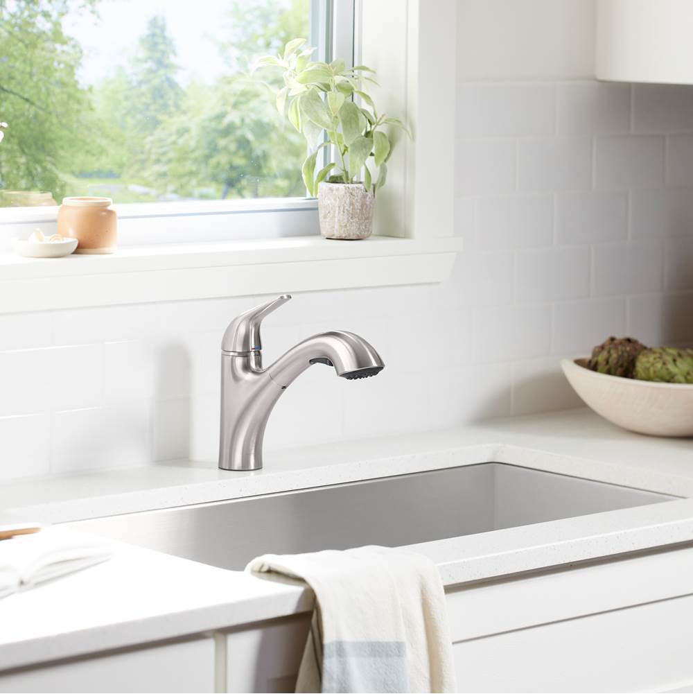 Jolt Pull-out kitchen sink faucet with two-function sprayhead