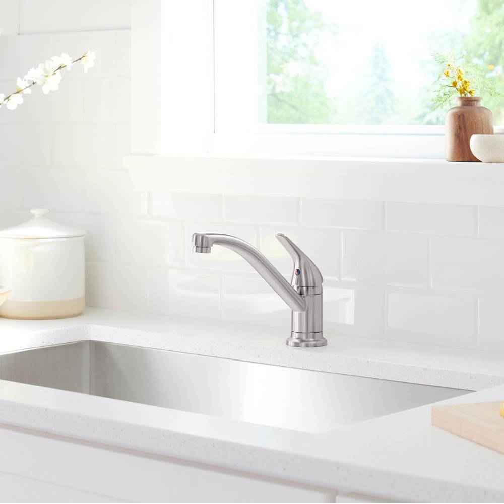 Jolt Single-handle kitchen sink faucet