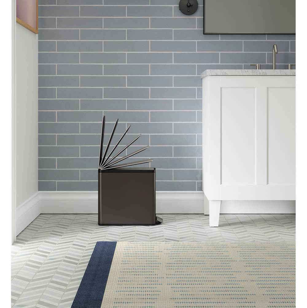 2.5-gallon slim step trash can