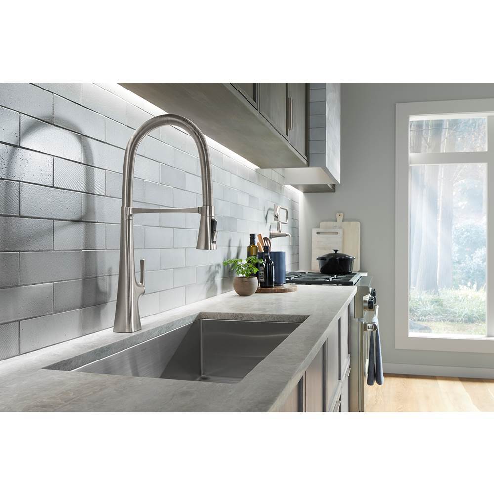 Graze Semi-professional kitchen sink faucet with three-function sprayhead