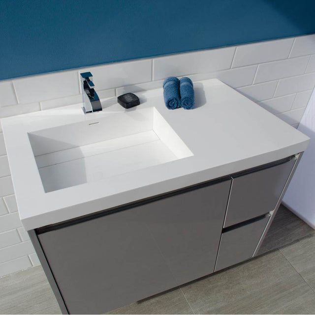 Lacava - Vanity-top Bathroom Sink made of solid surface, with an overflow and decorative drain cover. - Matte White