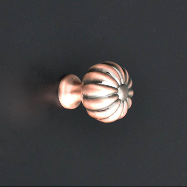 Lacava - Round decorative knob 1'' for traditional vanities - Anique Copper