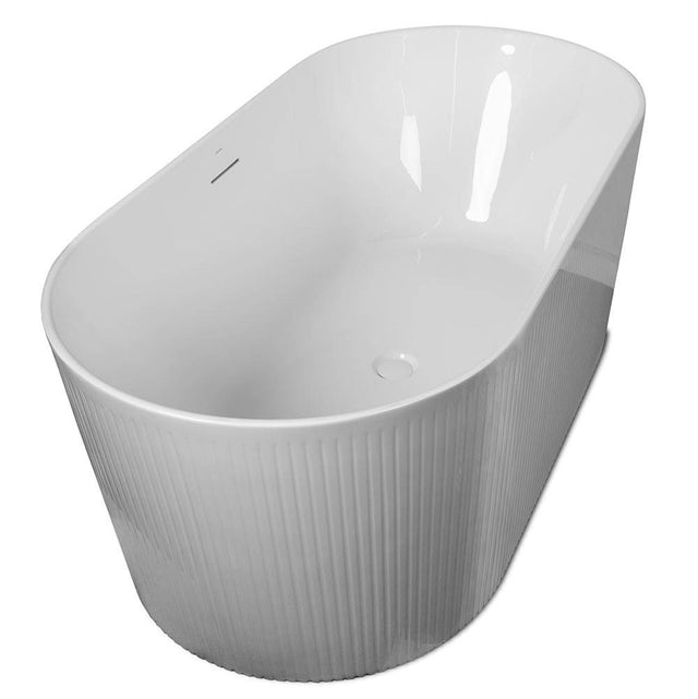 Lacava - Free-standing fluted bathtub made of luster white acrylic with an overflow. Shipping class 4. 59''W, 29-1/2''D, 22-7/8''H - White