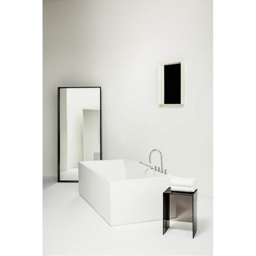Freestanding bathtub, made of Sentec solid surface, with tap bank on left-hand side, with slotted overflow/front overflow, with lifting system