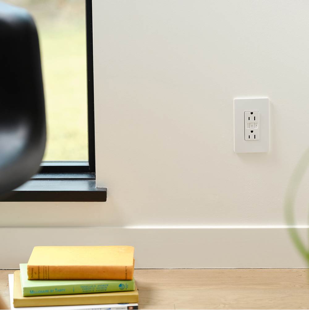 Smart 15A Outlet with Netatmo, Light Almond