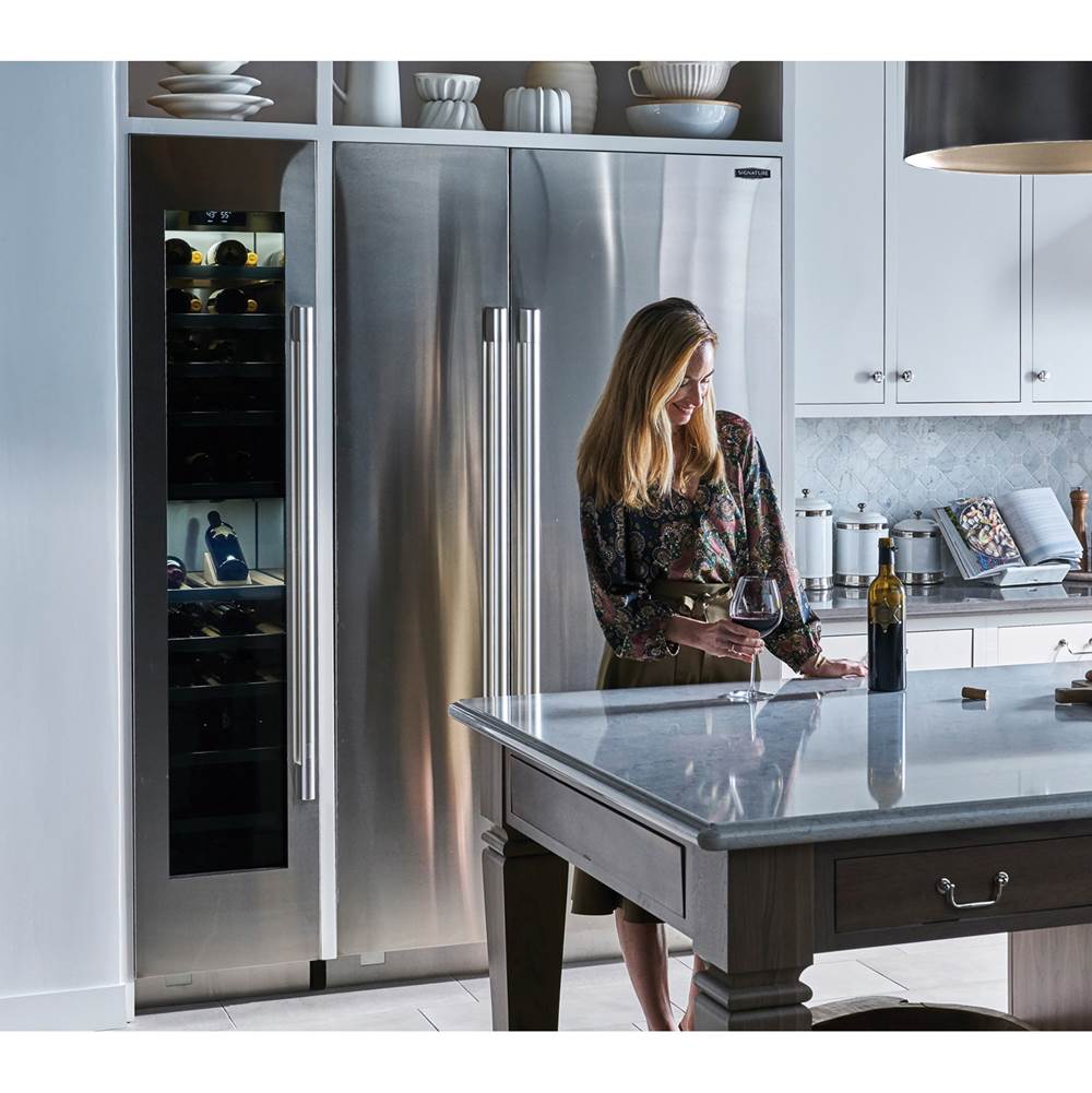 All Wine Column with Hinge on Right as Default, 18'', Opening from Left to Right (Door Reversible, Reversing Kit)