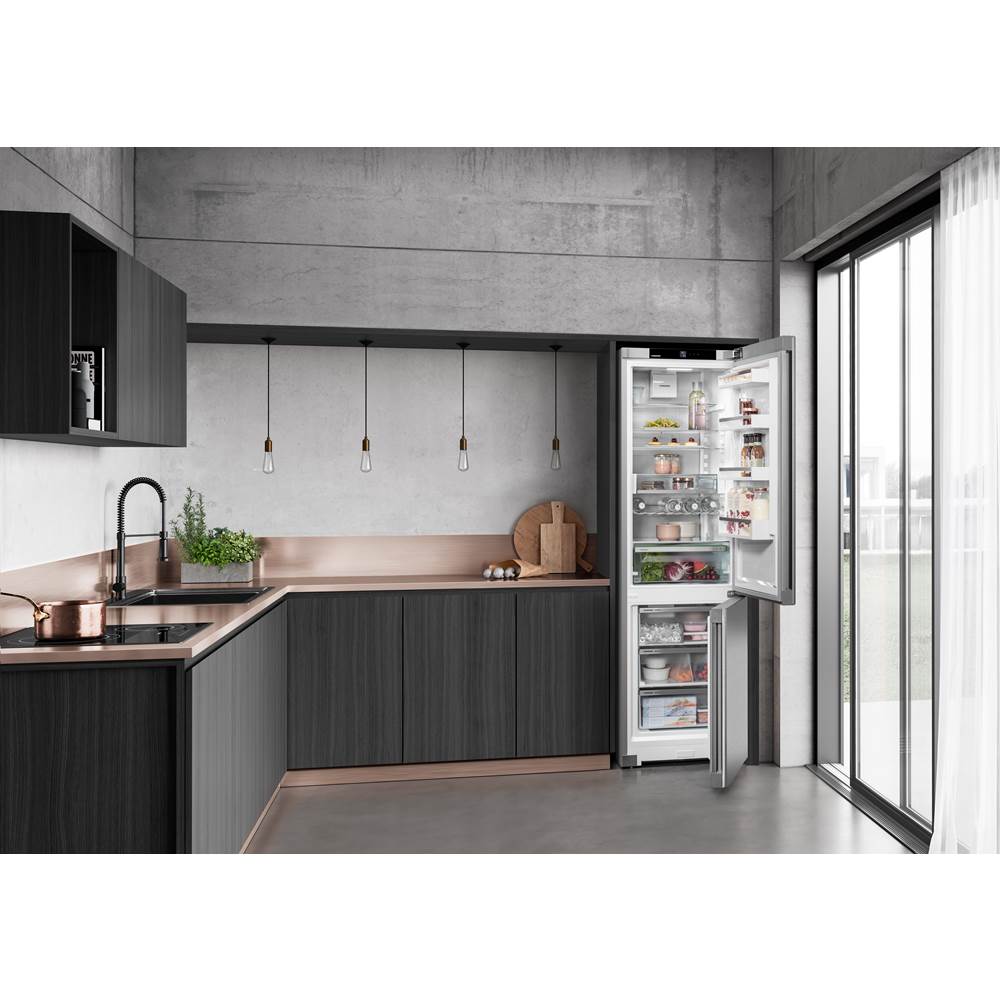 24'' Freestanding Bottom Freezer with icemaker