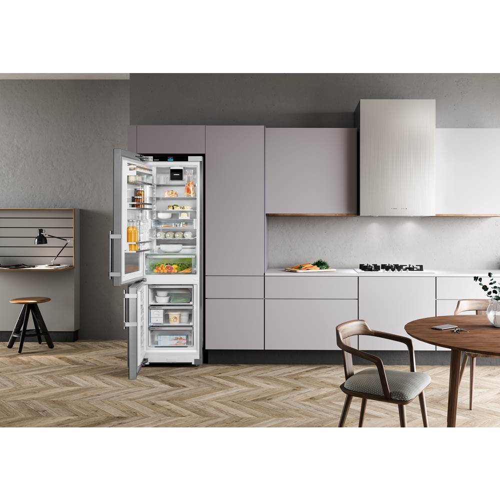 24'' Freestanding Bottom Freezer