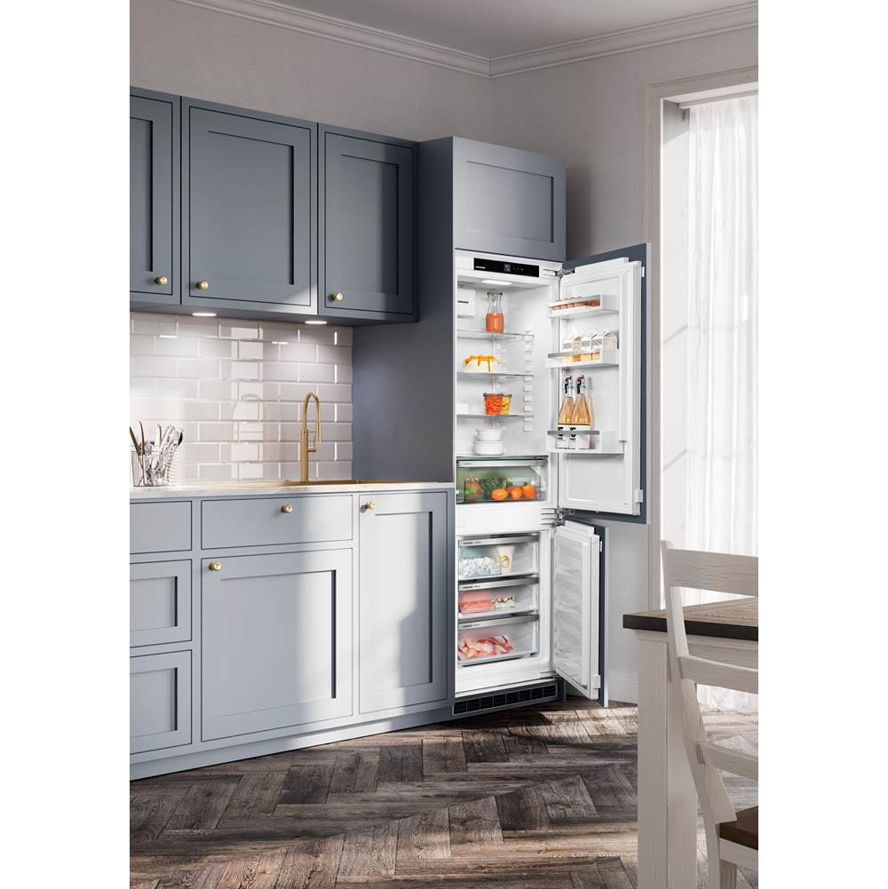 24'' Integrated Bottom Freezer with Ice maker - panel ready - Low humidity