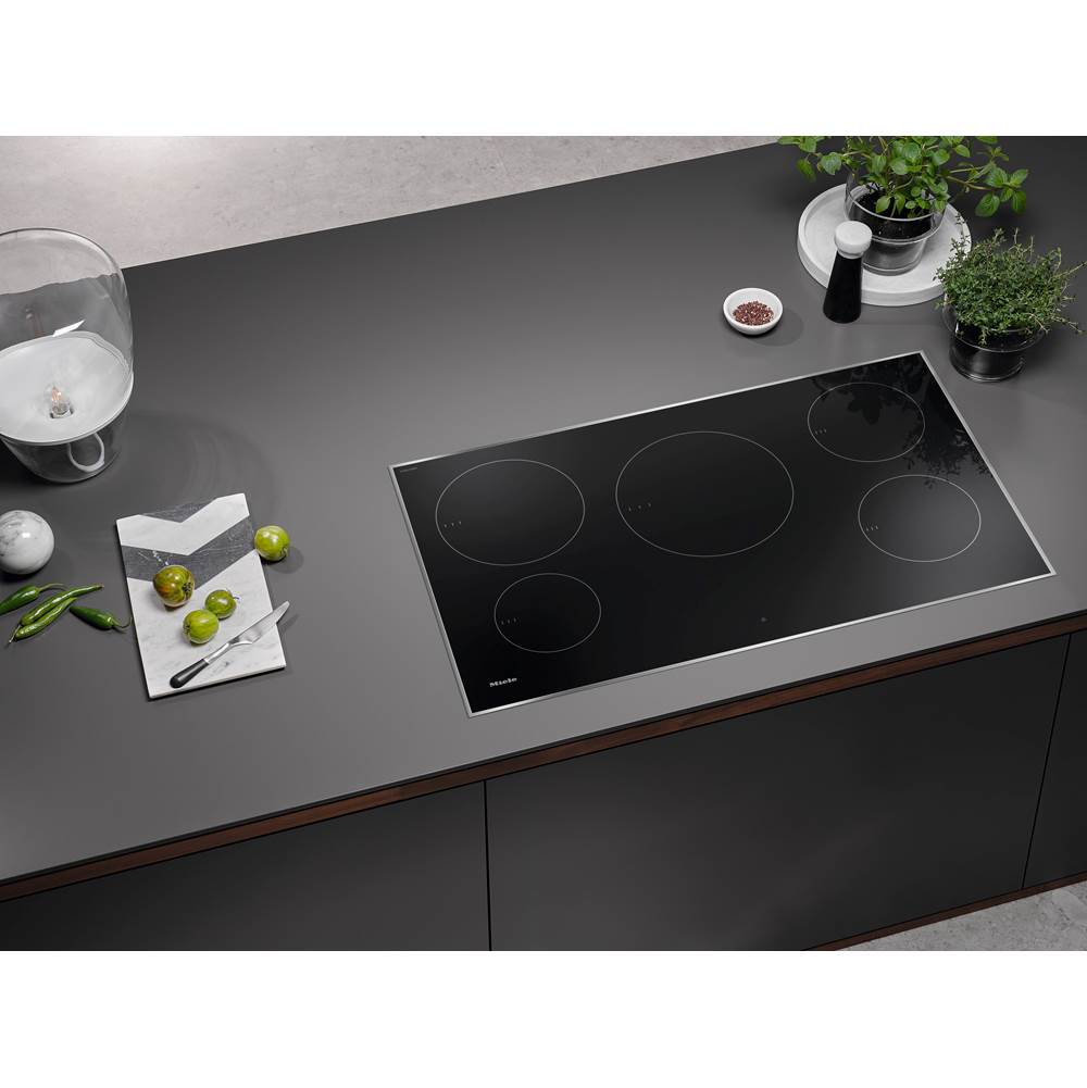 KM 7740 FR - 36'' Induction Cooktop (Black)