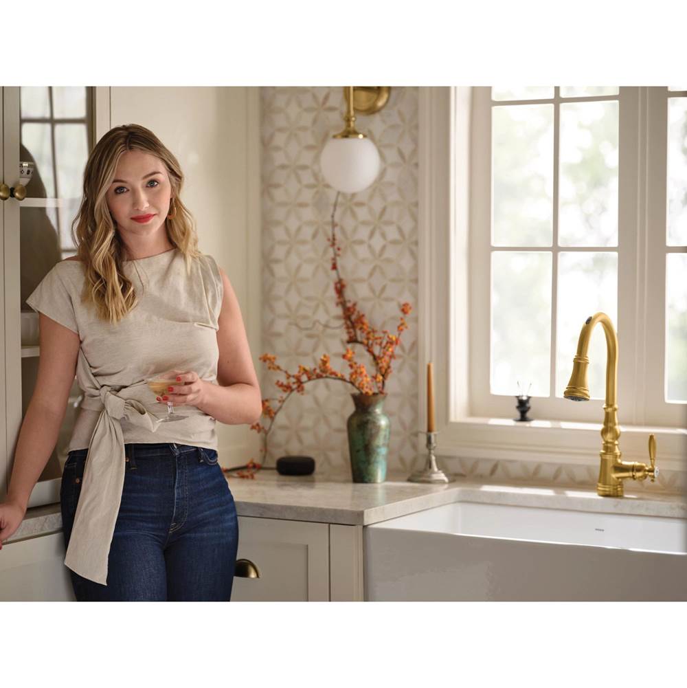 White Fireclay 33 in. Single Bowl Farmhouse Apron Front Kitchen Sink