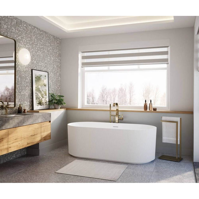 Maax - Tori Matte 6732 Acrylic Freestanding Center Drain Bathtub in Matte White - Matte White