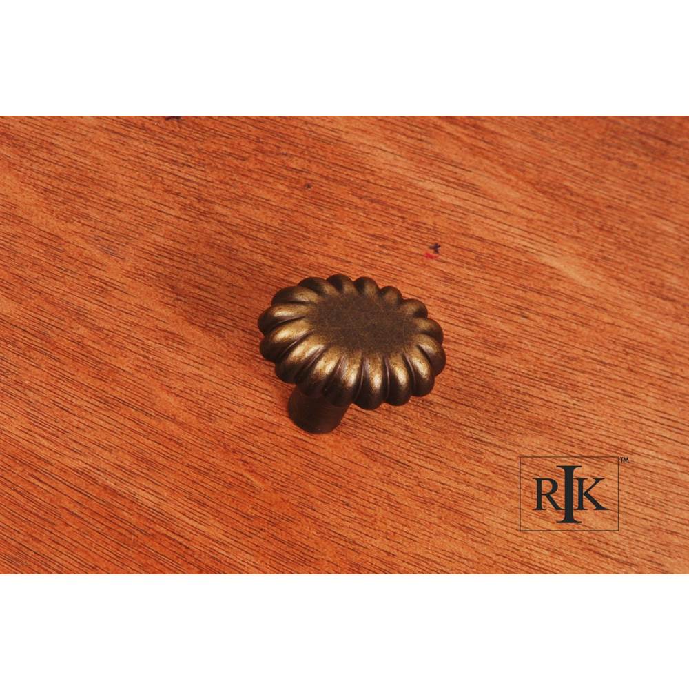 RK International - Lines  at  End Knob - Antique English