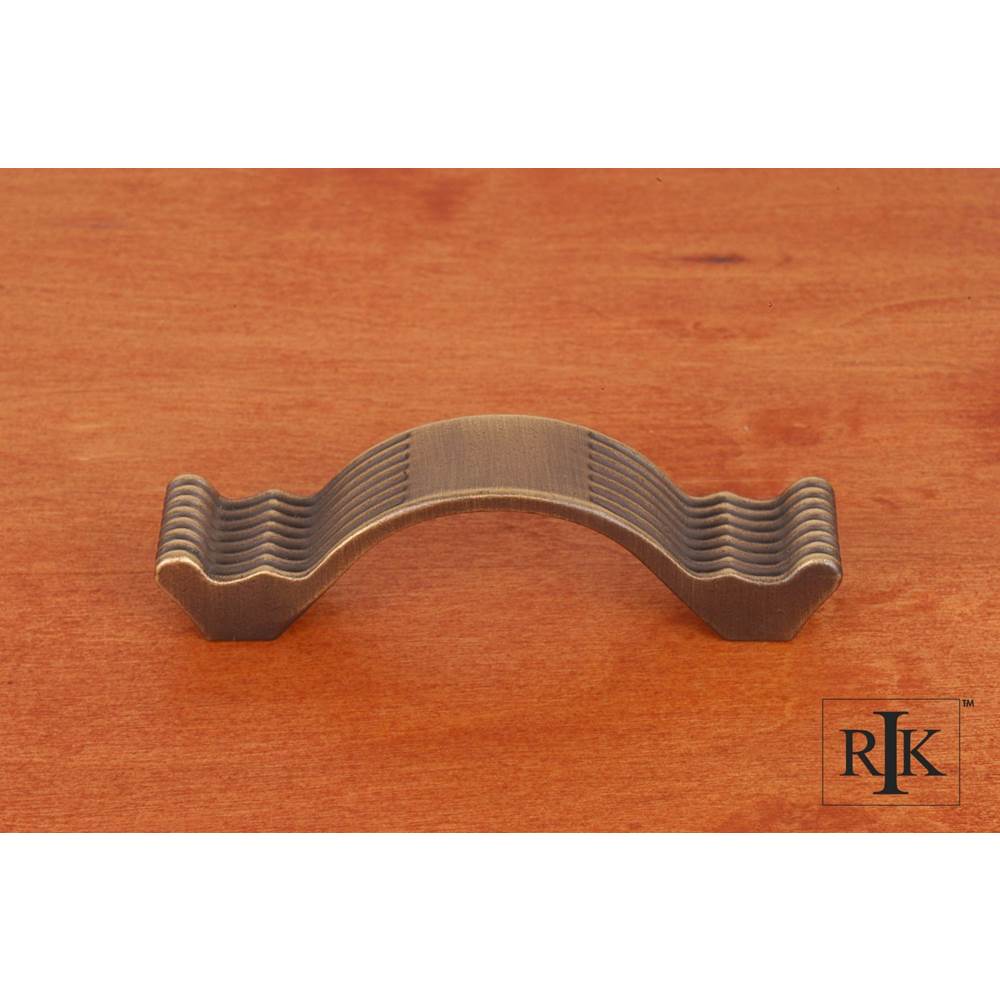 RK International - 3'' c/c Wavy Contoured Pull with Lines - Antique English