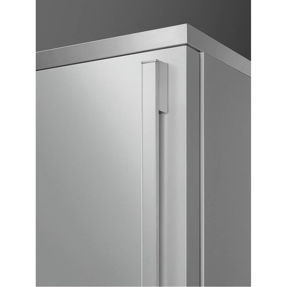 FA490 Portofino 70cm Refrig w/ Bottom Freezer. 18 cu ft. White. Left Hinge